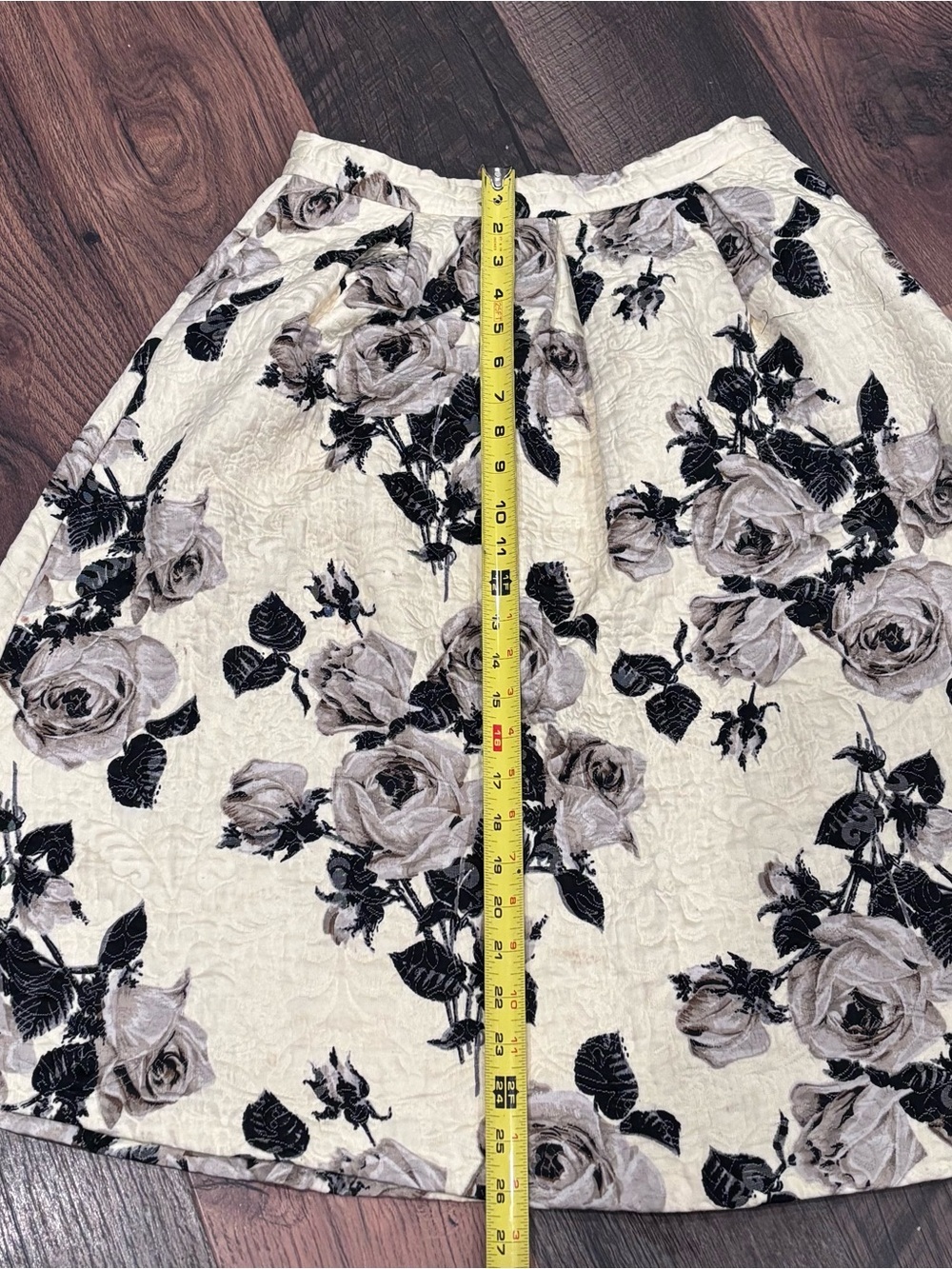 Topshop Yellow and Black Pleated A Line Skirt in size 6. Great condition! - Picture 4 of 12